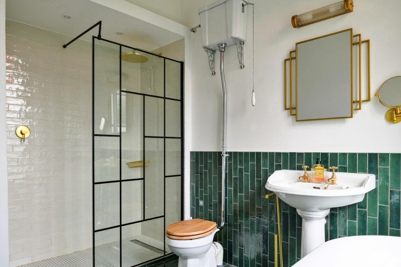 Finest Retreats - Luxury Converted Chapel With Hot Tub & Games Room Dinas Mawddwy Extérieur photo