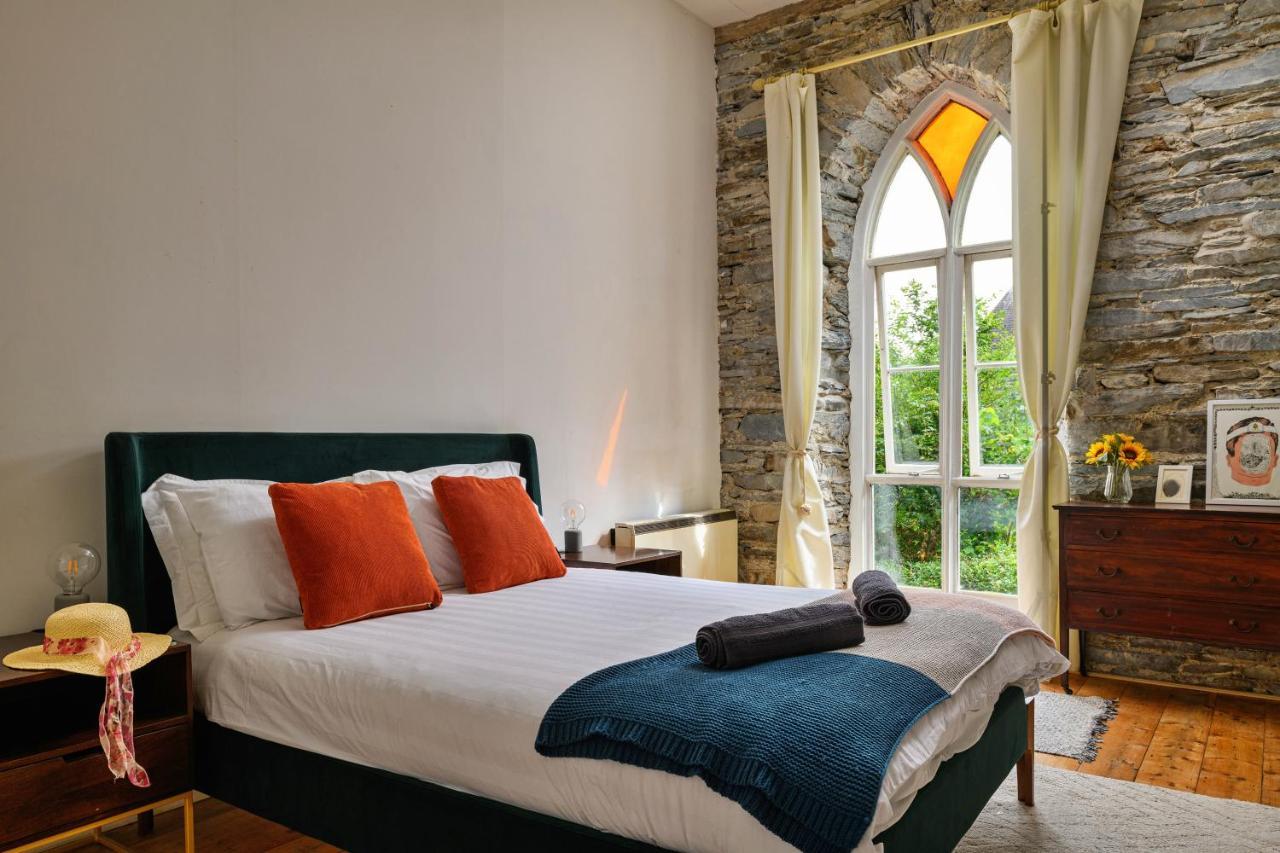 Finest Retreats - Luxury Converted Chapel With Hot Tub & Games Room Dinas Mawddwy Extérieur photo