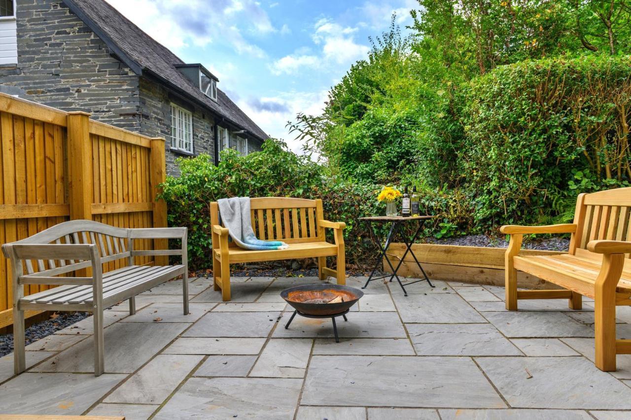 Finest Retreats - Luxury Converted Chapel With Hot Tub & Games Room Dinas Mawddwy Extérieur photo