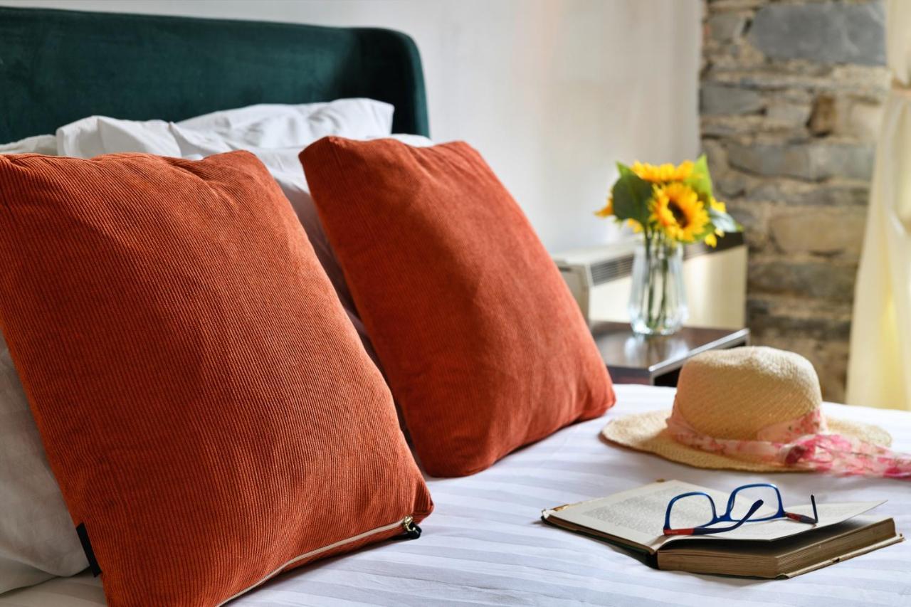 Finest Retreats - Luxury Converted Chapel With Hot Tub & Games Room Dinas Mawddwy Extérieur photo