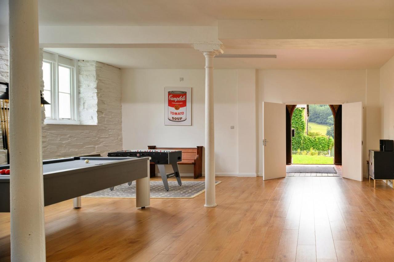 Finest Retreats - Luxury Converted Chapel With Hot Tub & Games Room Dinas Mawddwy Extérieur photo